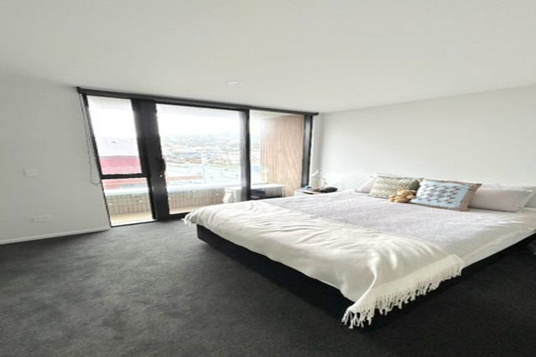 Photo of property in 216 The Parade, Island Bay, Wellington, 6023