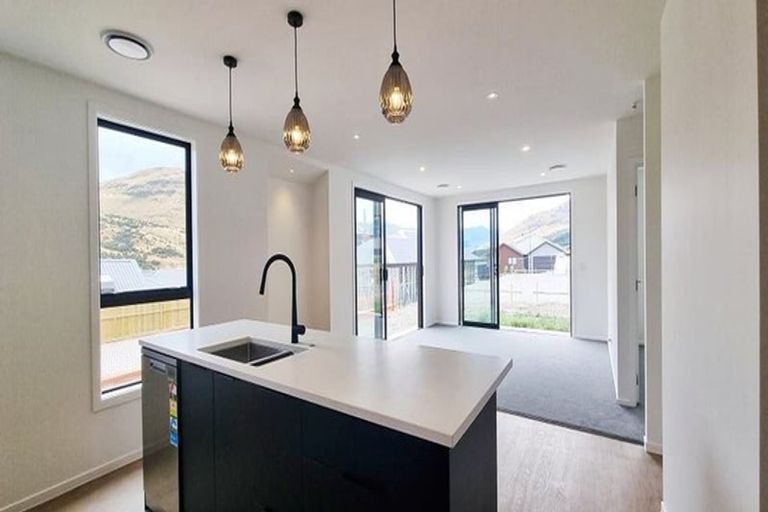 Photo of property in 6 Crop Street, Jacks Point, 9371