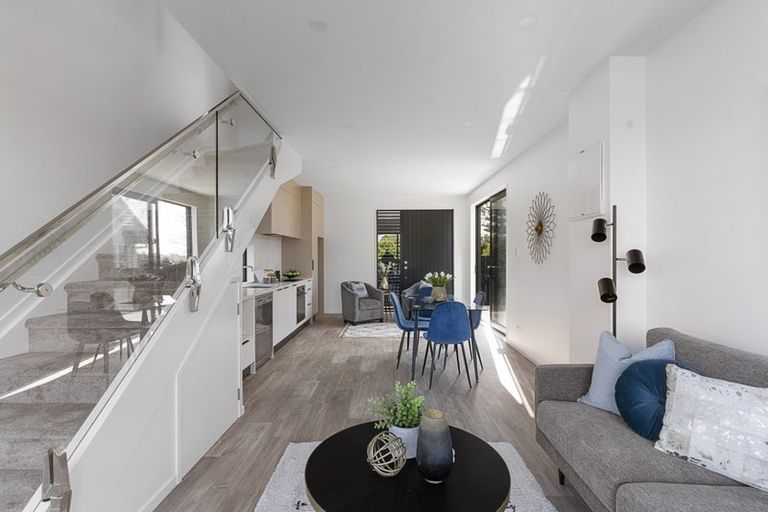 Photo of property in 14f Andrew Road, Howick, Auckland, 2010