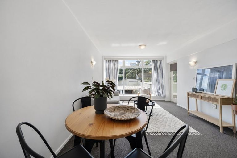 Photo of property in 10/4f Claremont Grove, Mount Victoria, Wellington, 6011