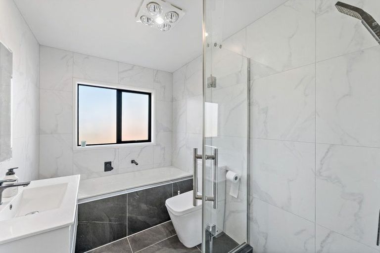 Photo of property in 18 Perla Road, Pukekohe, 2120