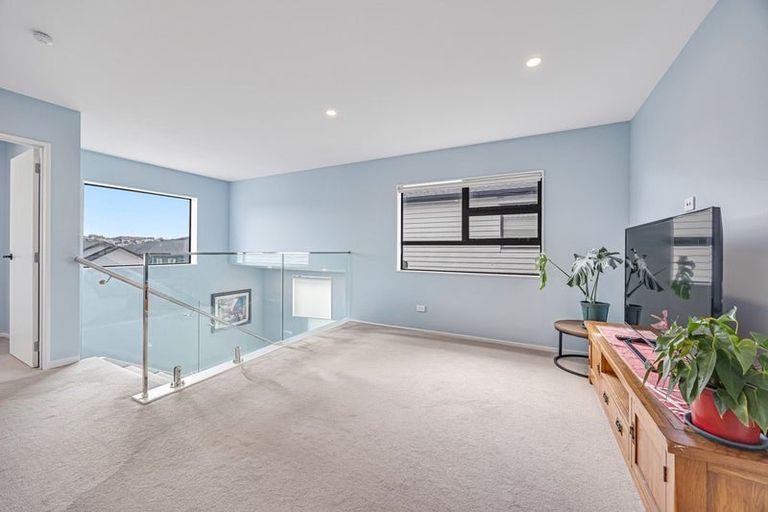 Photo of property in 26 Windlass Street, Long Bay, Auckland, 0630