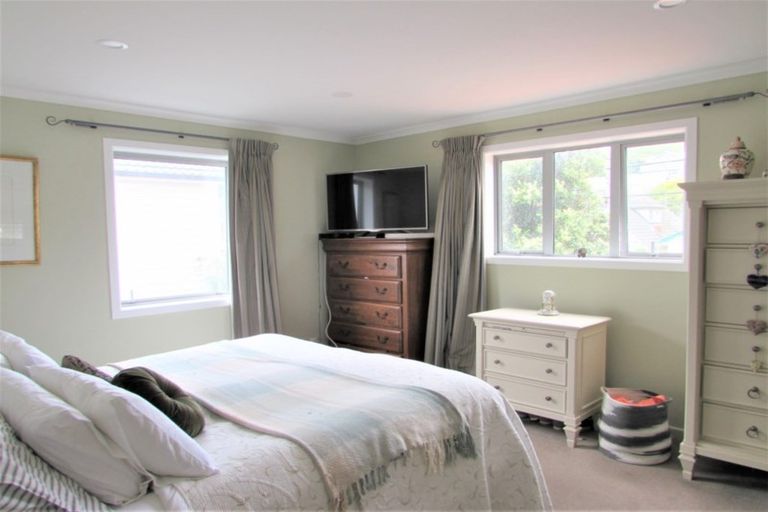 Photo of property in 2/6 The Parade, Island Bay, Wellington, 6023