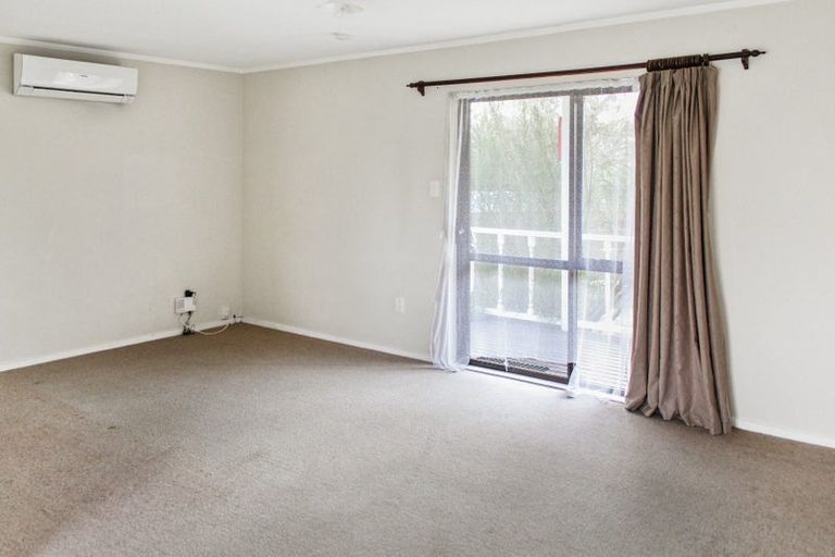 Photo of property in 18 Peter Hall Drive, Kelvin Grove, Palmerston North, 4414
