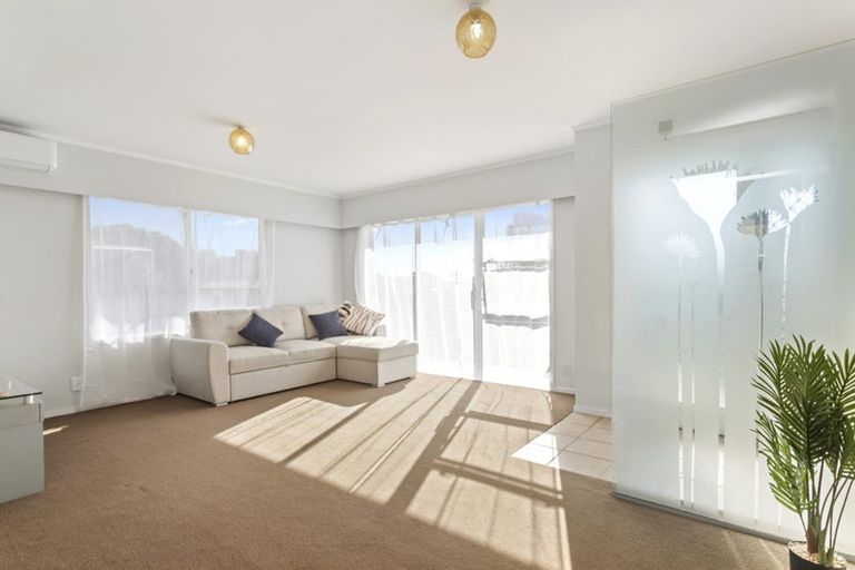 Photo of property in 69 Hepburn Road, Glendene, Auckland, 0602