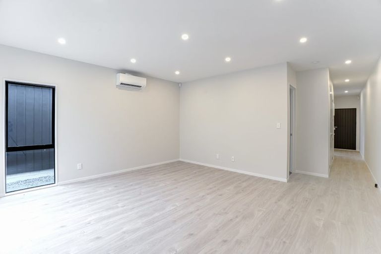 Photo of property in 15 Horokaka Street, Massey, Auckland, 0614