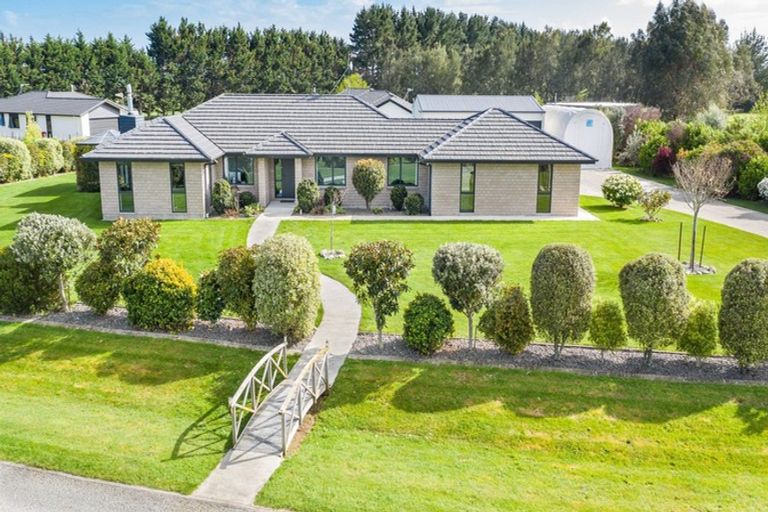 Photo of property in 52 Garth Road, Levin, 5571