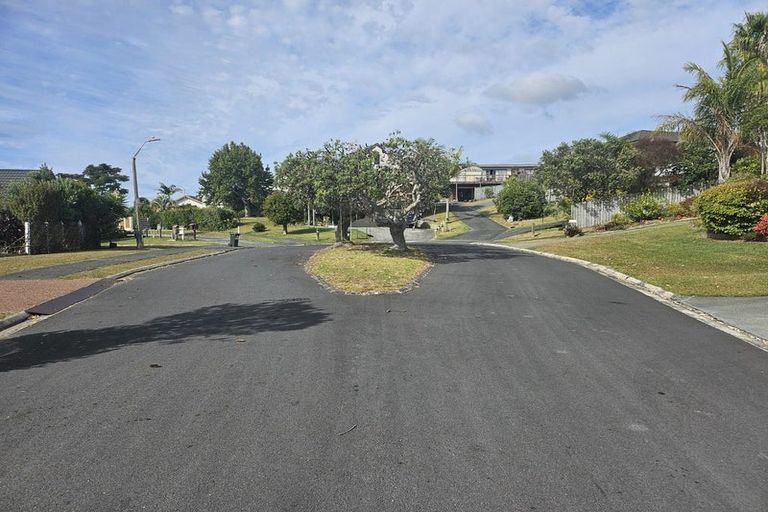Photo of property in 12 Arohia Place, Snells Beach, 0920