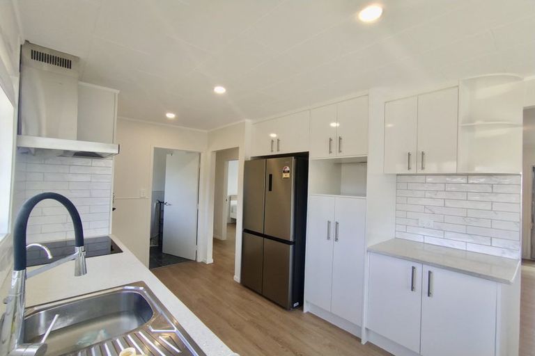 Photo of property in 2/19 Charntay Avenue, Clover Park, Auckland, 2019