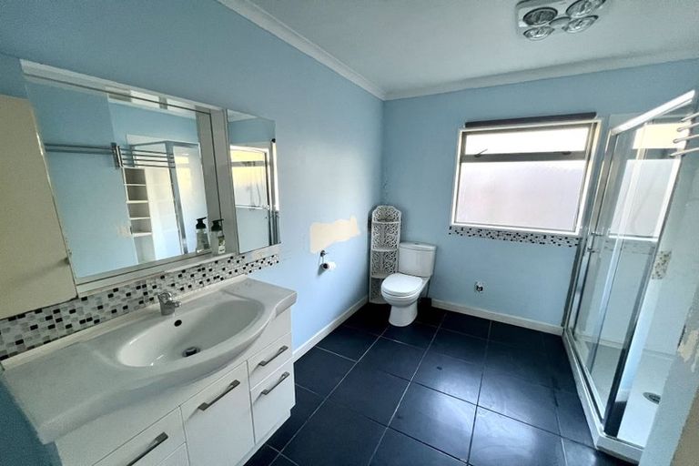 Photo of property in 23a Ranui Avenue, Ranui, Auckland, 0612