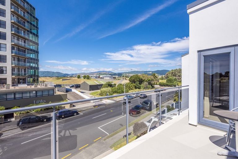 Photo of property in 379 Kapiti Road, Paraparaumu Beach, Paraparaumu, 5032