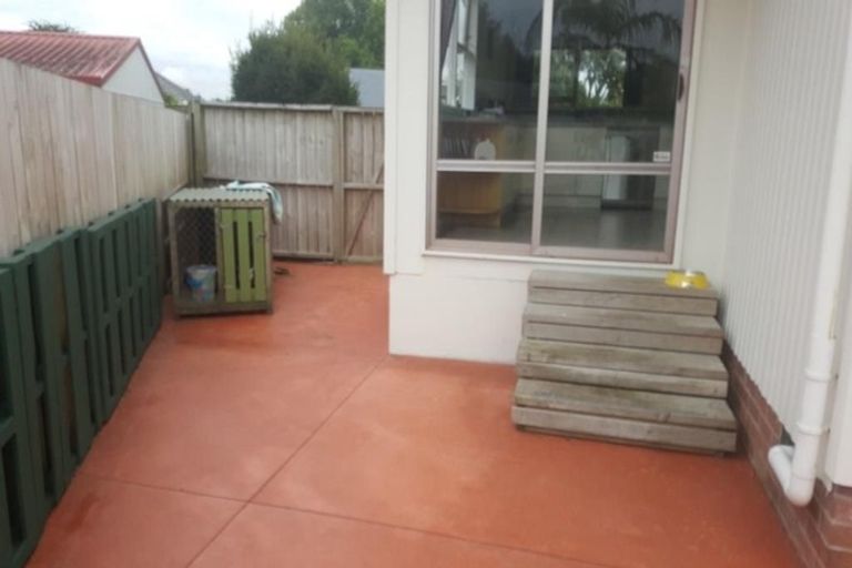 Photo of property in 13 Roby Street, Te Atatu Peninsula, Auckland, 0610