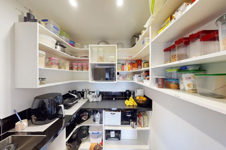 Photo of property in 12 Ivy Lane, Kelvin Grove, Palmerston North, 4414