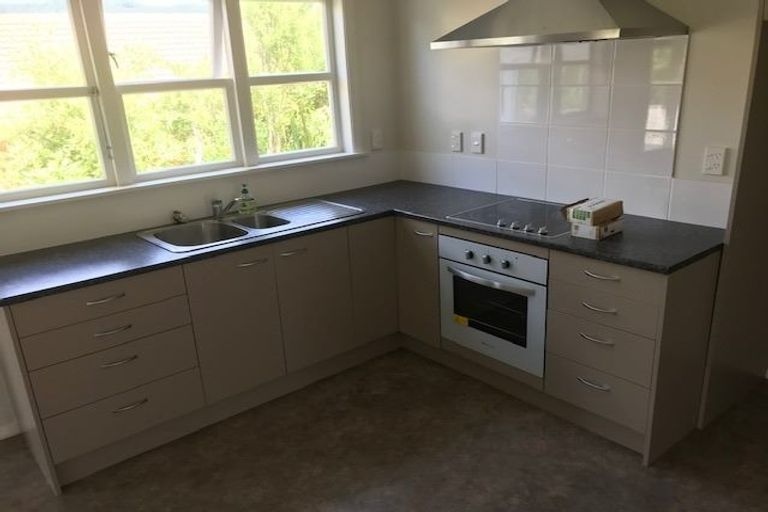 Photo of property in 9 Kereru Bend, Tawa, Wellington, 5028