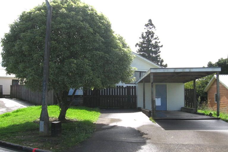 Photo of property in 8 Kinvig Place, Ranui, Auckland, 0612