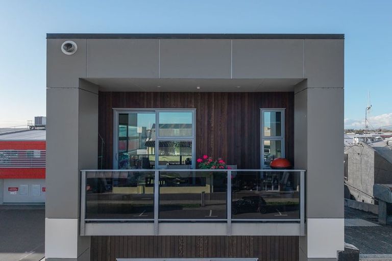 Photo of property in 10 Queen Street West, Levin, 5510
