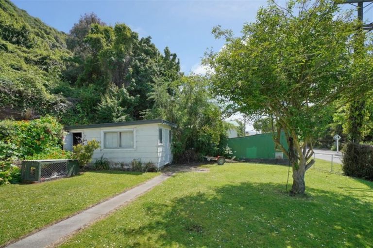 Photo of property in 38 Moody Street, Gore Bay, Cheviot, 7383
