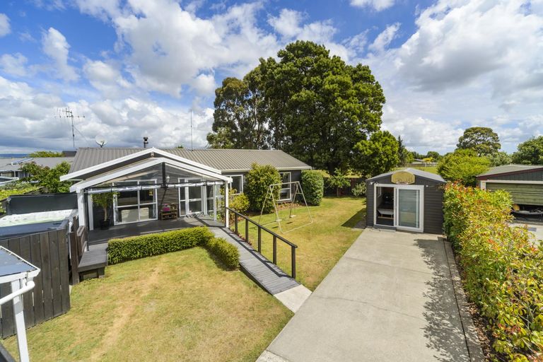Photo of property in 97 Hillcrest Drive, Kelvin Grove, Palmerston North, 4414