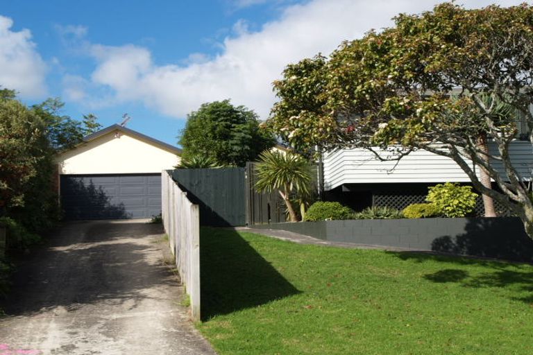 Photo of property in 1/7 Salas Place, Howick, Auckland, 2010