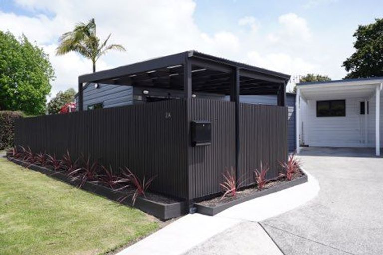 Photo of property in 2 Justin Place, Te Atatu Peninsula, Auckland, 0610