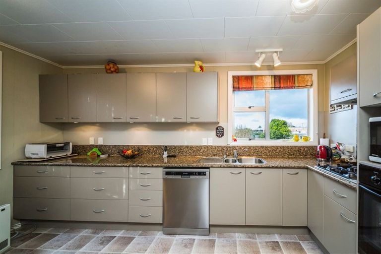 Photo of property in 14 Iredale Road, Hawera, 4610