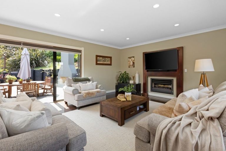 Photo of property in 18 Lakeview Terrace, Taradale, Napier, 4112