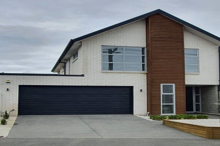 Photo of property in 142a Holly Road, St Albans, Christchurch, 8014