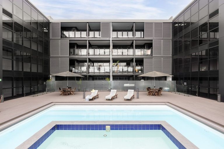 Photo of property in 2-06/424 Maunganui Road, Mount Maunganui, 3116