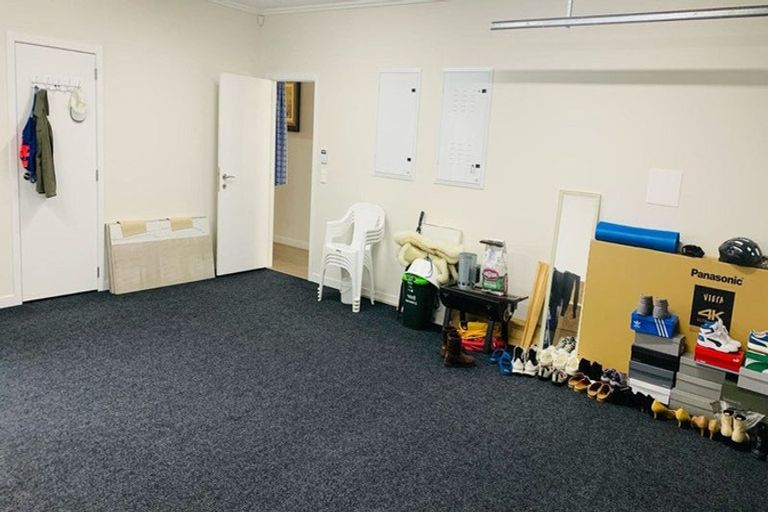 Photo of property in 10 Sacred Kingfisher Road, Hobsonville, Auckland, 0616