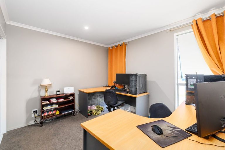 Photo of property in 27 George Square West, Wigram, Christchurch, 8025