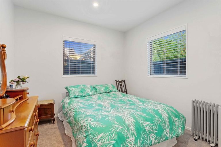 Photo of property in 64 Merivale Lane, Merivale, Christchurch, 8014