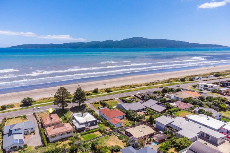 Photo of property in 80a Marine Parade, Paraparaumu Beach, Paraparaumu, 5032