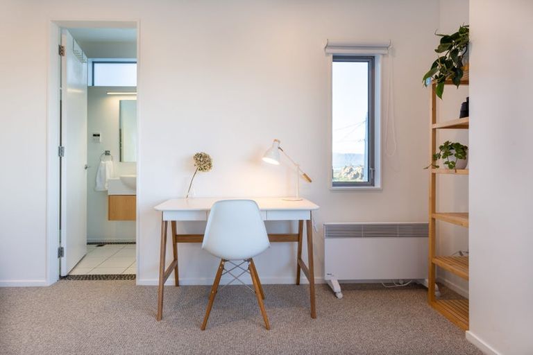 Photo of property in 394 The Esplanade, Island Bay, Wellington, 6023