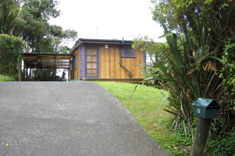 Photo of property in 27a Quinns Road, Waiatarua, Auckland, 0612