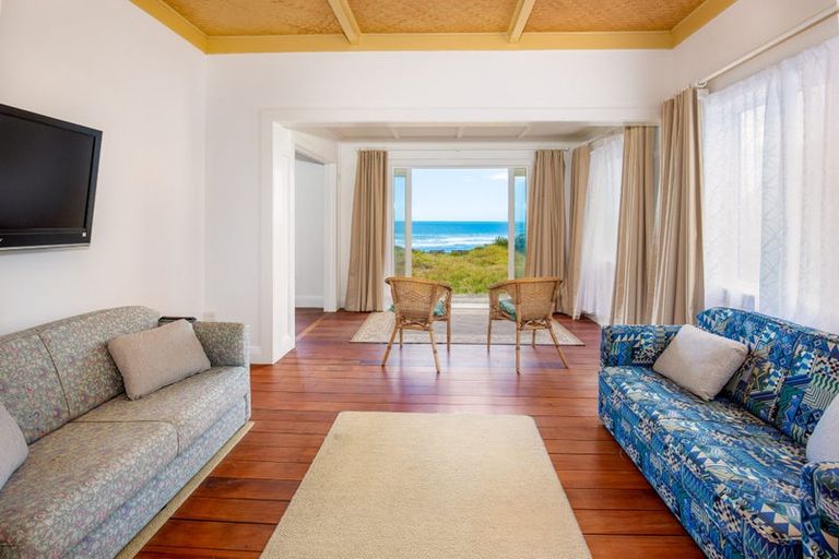 Photo of property in 21 Ocean View Road, Port Waikato, 2695
