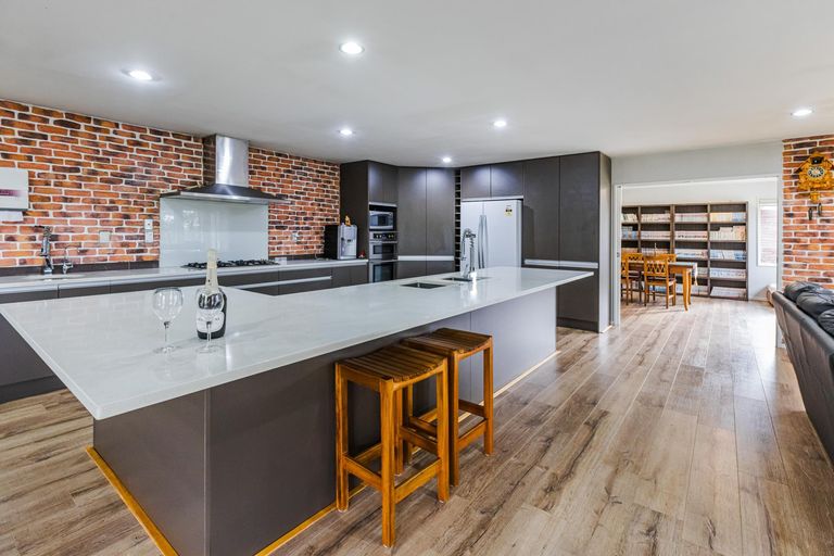 Photo of property in 158 Judge Richardson Drive, Opaheke, Papakura, 2584