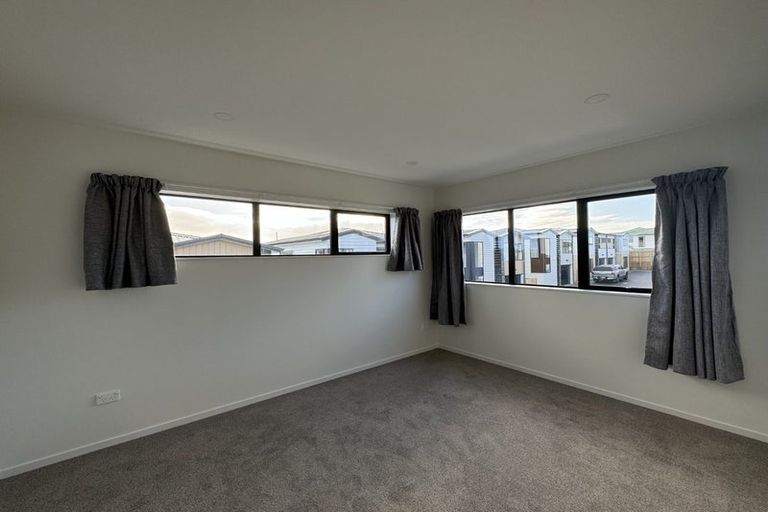 Photo of property in 16 Elegant Lane, Ranui, 0612