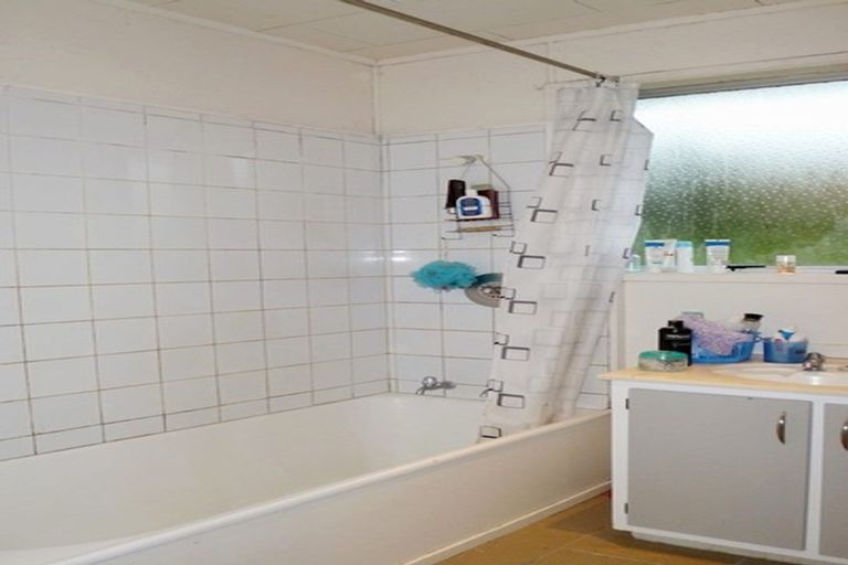 Photo of property in 66 Tamahere Drive, Glenfield, Auckland, 0629