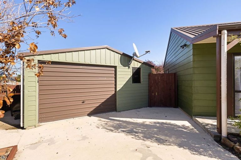 Photo of property in 1 Lydia Place, Kelvin Grove, Palmerston North, 4414