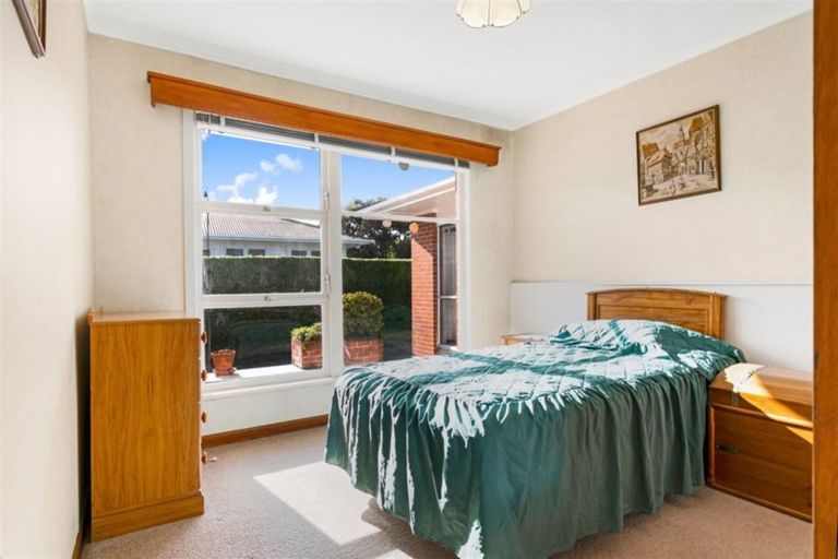 Photo of property in 12 Te Kanawa Crescent, Henderson, Auckland, 0610