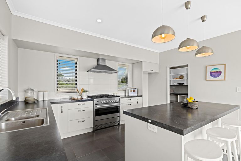 Photo of property in 177 Sandspit Road, Shelly Park, Auckland, 2014