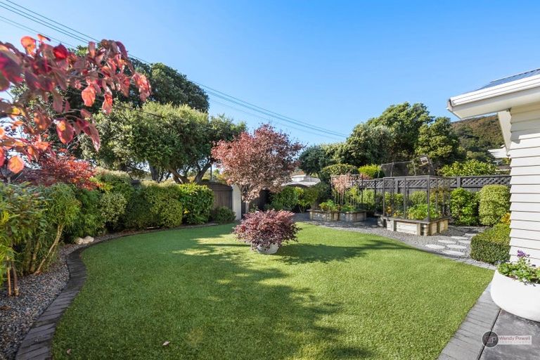 Photo of property in 40 Saint Ronans Avenue, Waterloo, Lower Hutt, 5011