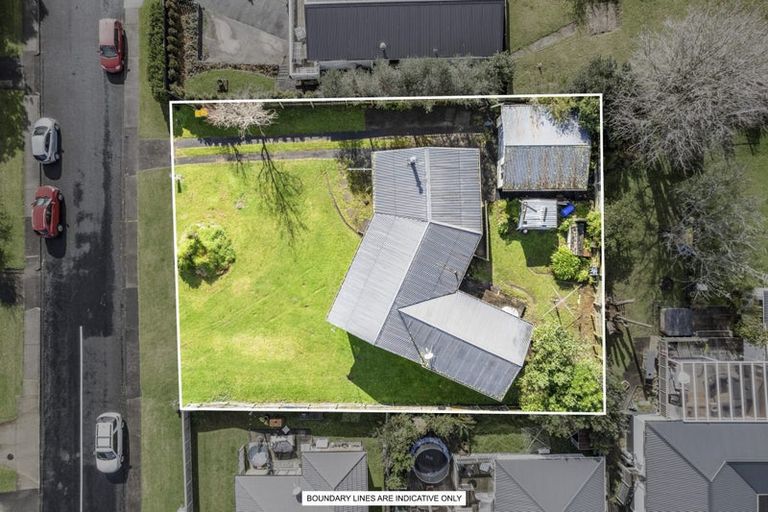 Photo of property in 3 Gill Avenue, Te Atatu Peninsula, Auckland, 0610