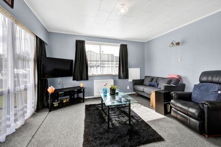 Photo of property in 2/84 Miranda Street, Stratford, 4332