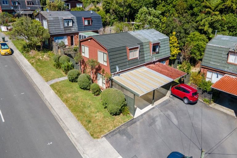 Photo of property in 85 Churton Drive, Churton Park, Wellington, 6037