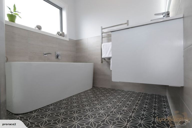 Photo of property in 73a Meeanee Road, Taradale, Napier, 4112