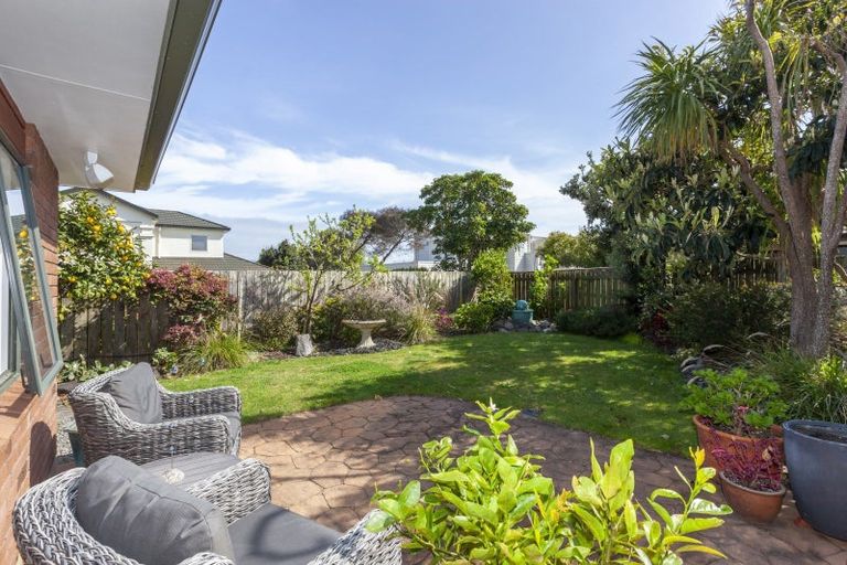 Photo of property in 5 Kotuku Drive, Paraparaumu Beach, Paraparaumu, 5032