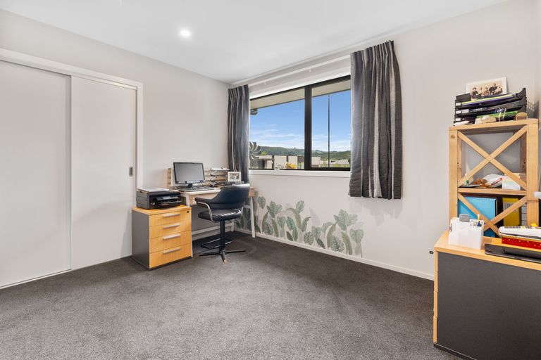 Photo of property in 17 Rodeo Place, Outram, 9019