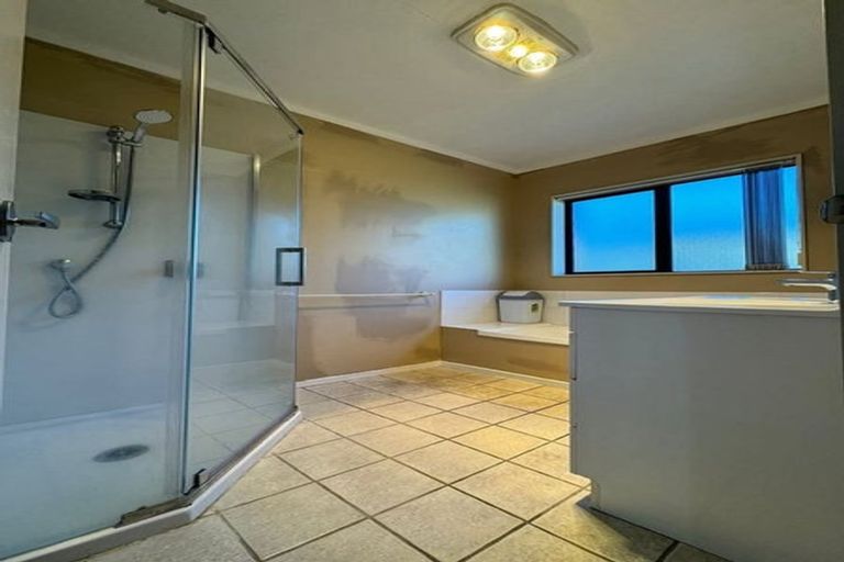 Photo of property in 6 Amarillo Place, Manurewa, Auckland, 2105