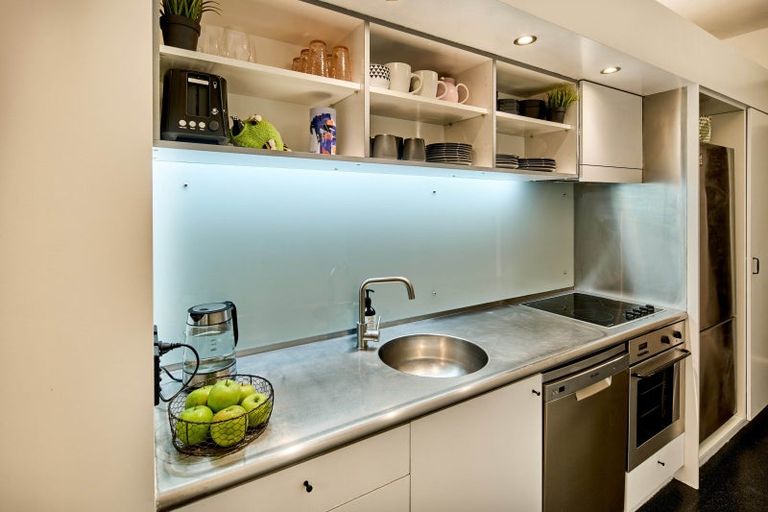 Photo of property in Gerondis Bldg Apartments, 209/60 Willis Street, Wellington Central, Wellington, 6011